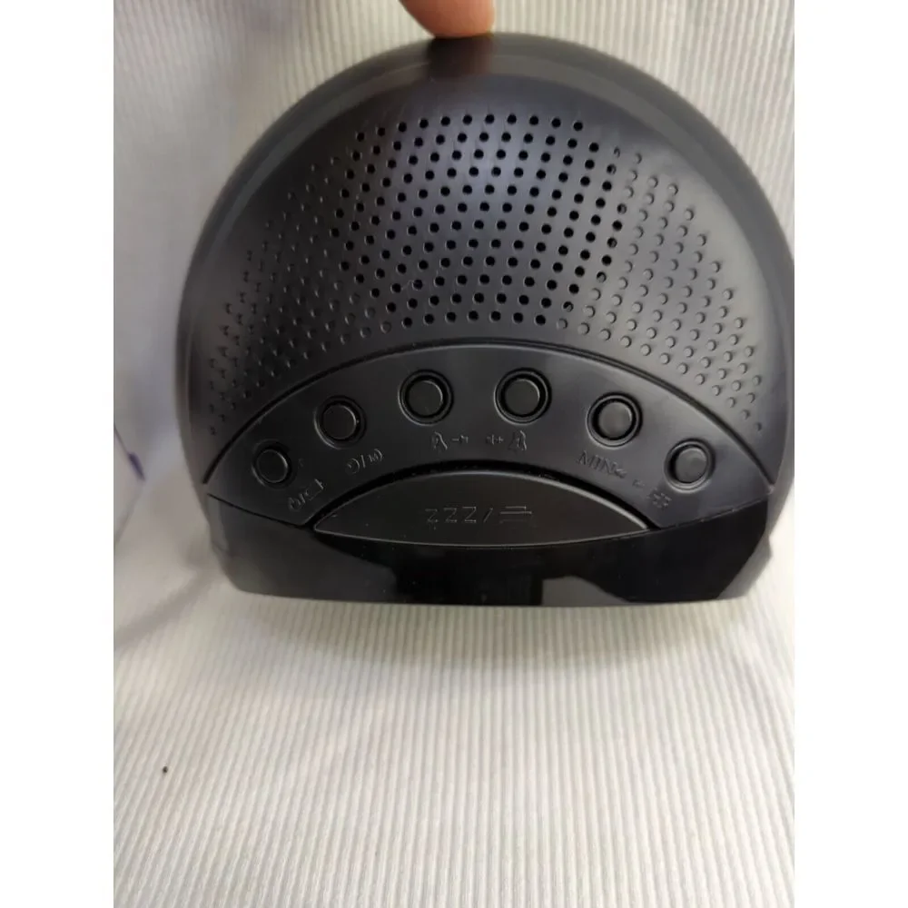 Tzumi AM/FM Radio Alarm Clock Black‎ LED Digital Display 6696DG AC Powered